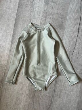 RYLEE + CRU Rashguard Ribbed Long Sleeve One-Piece Swimsuit in Sage Green 4-5Y